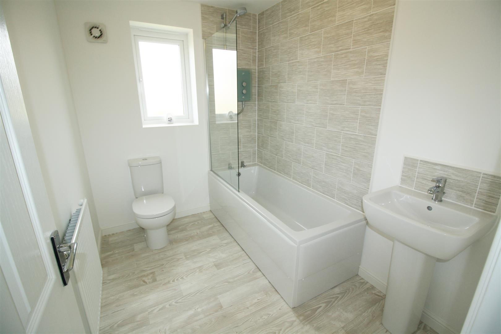 8 Laund Gardens, Lancaster, LA2 0LE